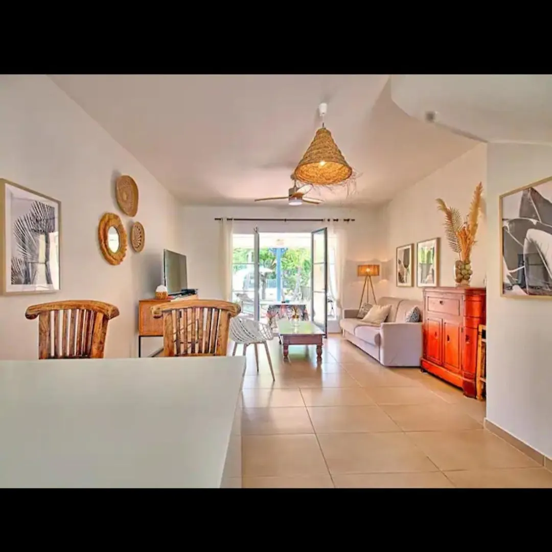 Maison Casanova Orient Bay 0*,